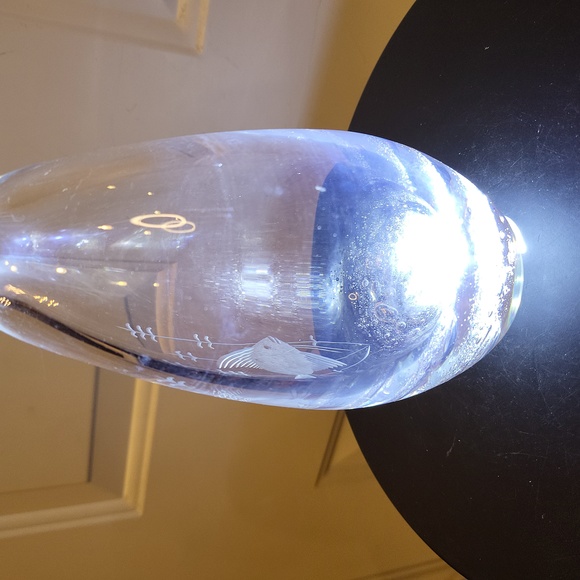 Scandinavian Vintage Bubble Base Vase With Etched Fish and Seaweed - Picture 5 of 12